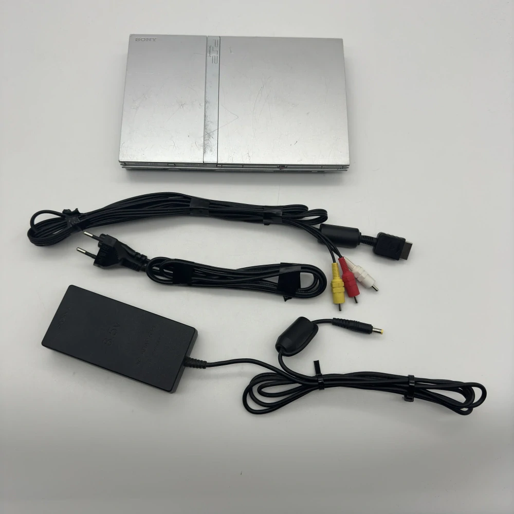 Playstation 2 (Slim) (strieborná) (SCPH-77004)