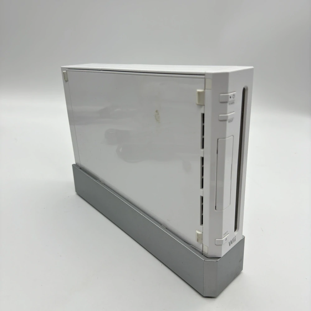 Nintendo WII + ovládač + senzor (s kompletnou kabelážou)