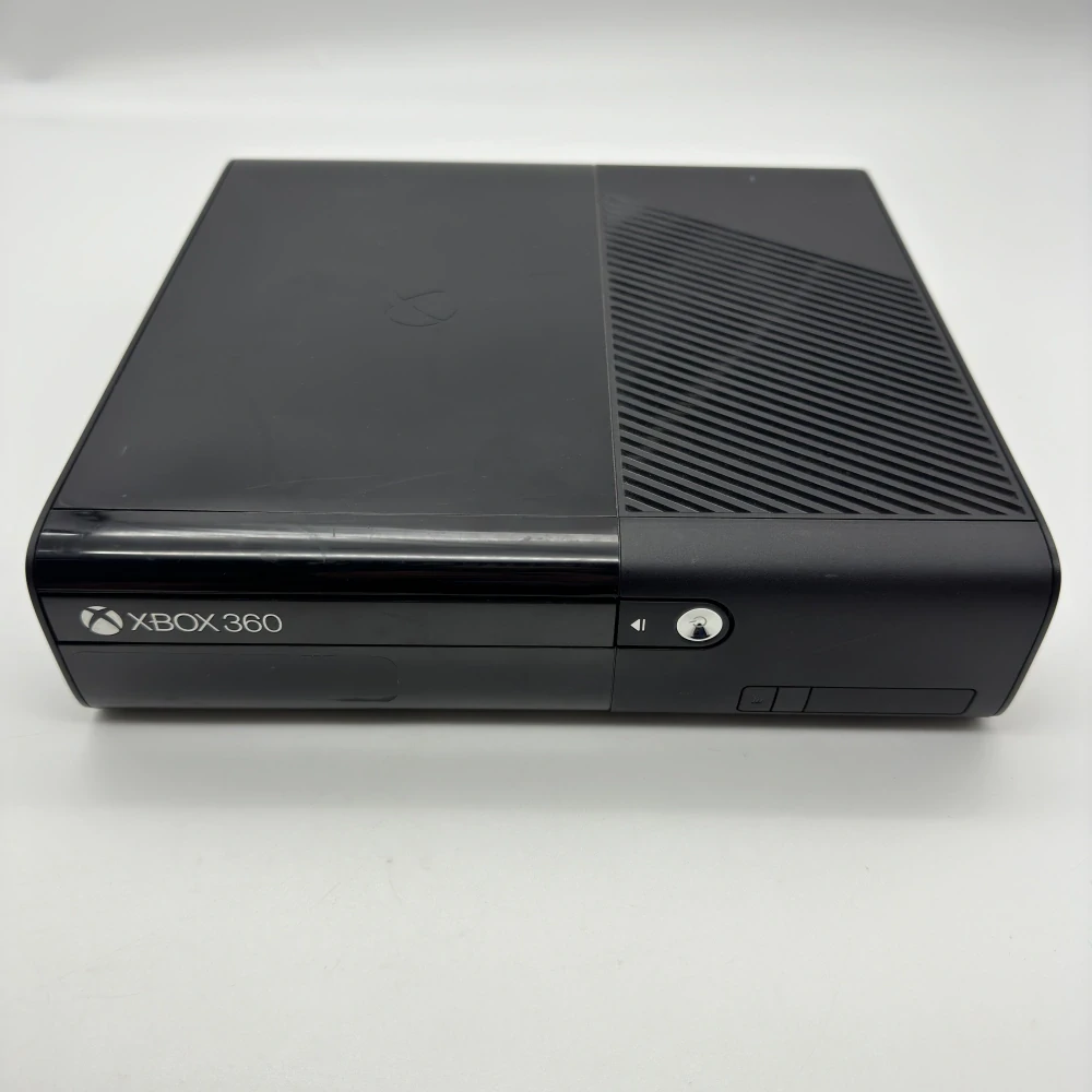 Xbox 360 E 16GB (čierna)