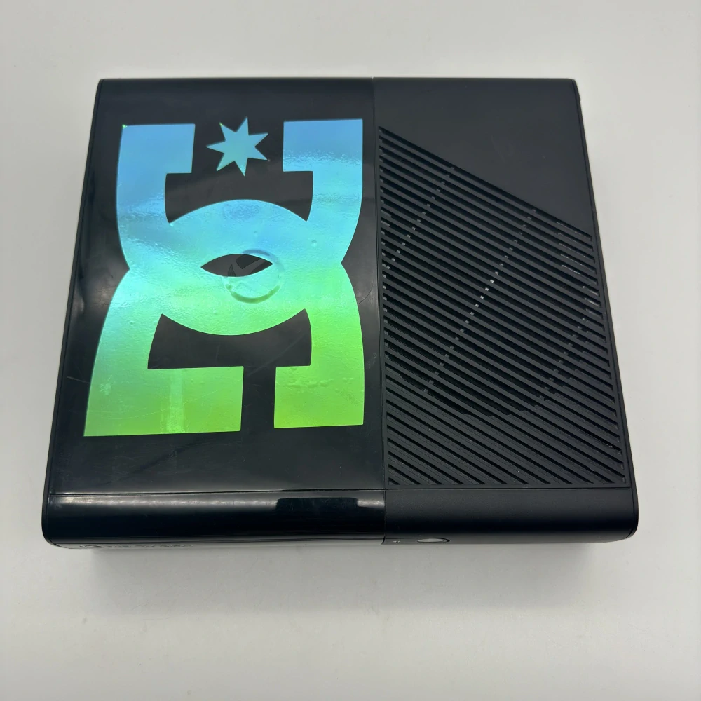 Xbox 360 E (16GB) (čierna)