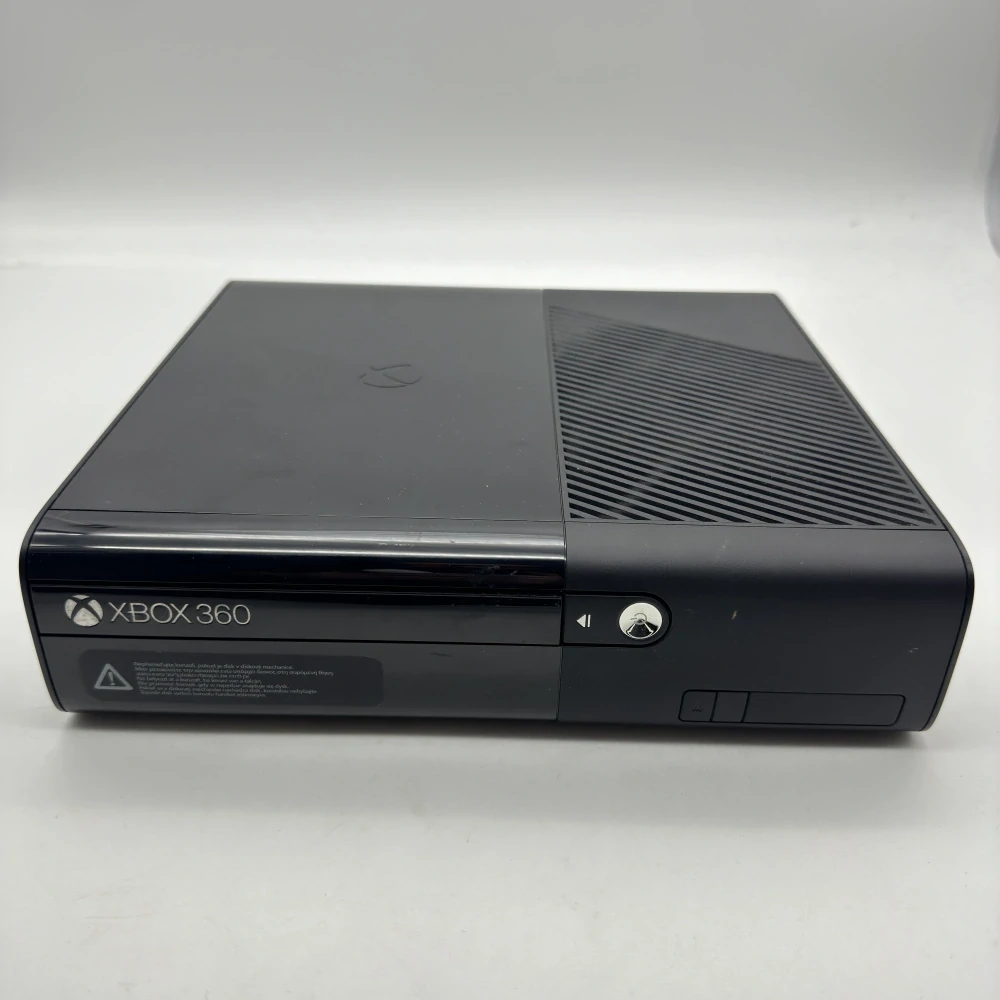 Xbox 360 E 16GB (čierna)