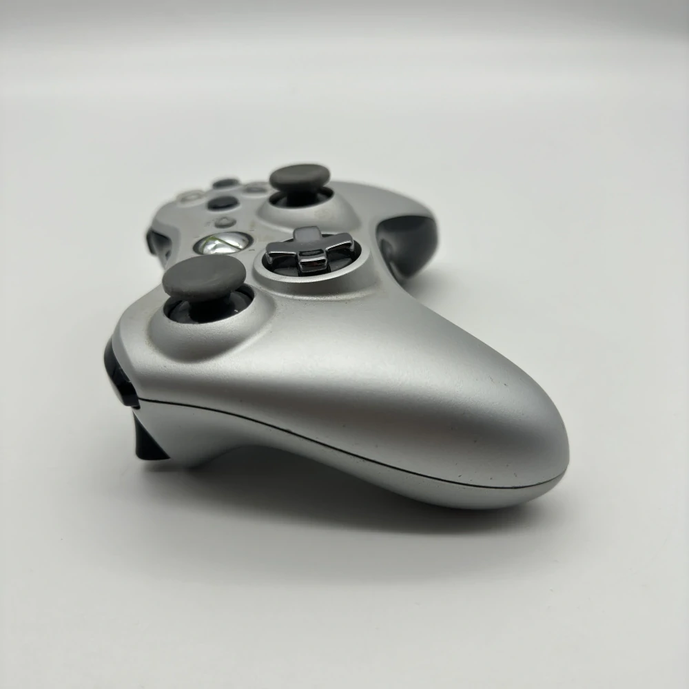 Xbox 360 ovládač (strieborný)