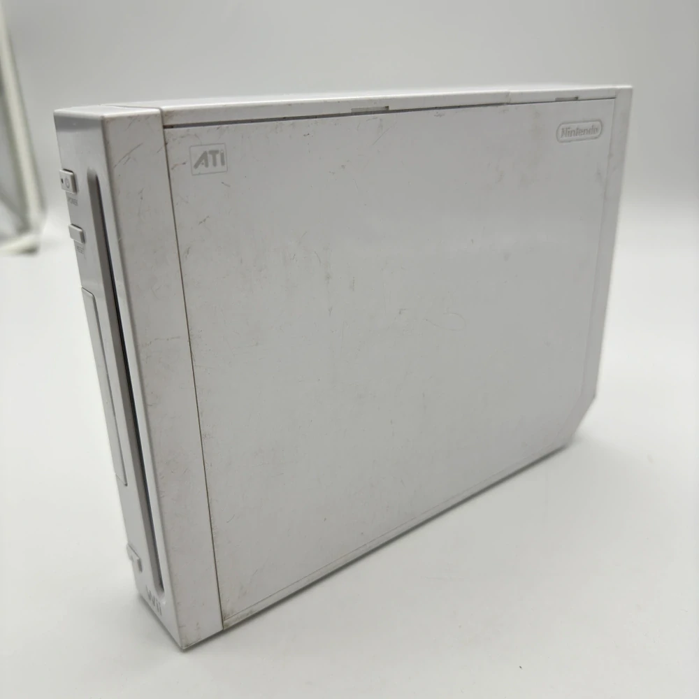 Nintendo WII + ovládače + senzor (s kompletnou kabelážou)