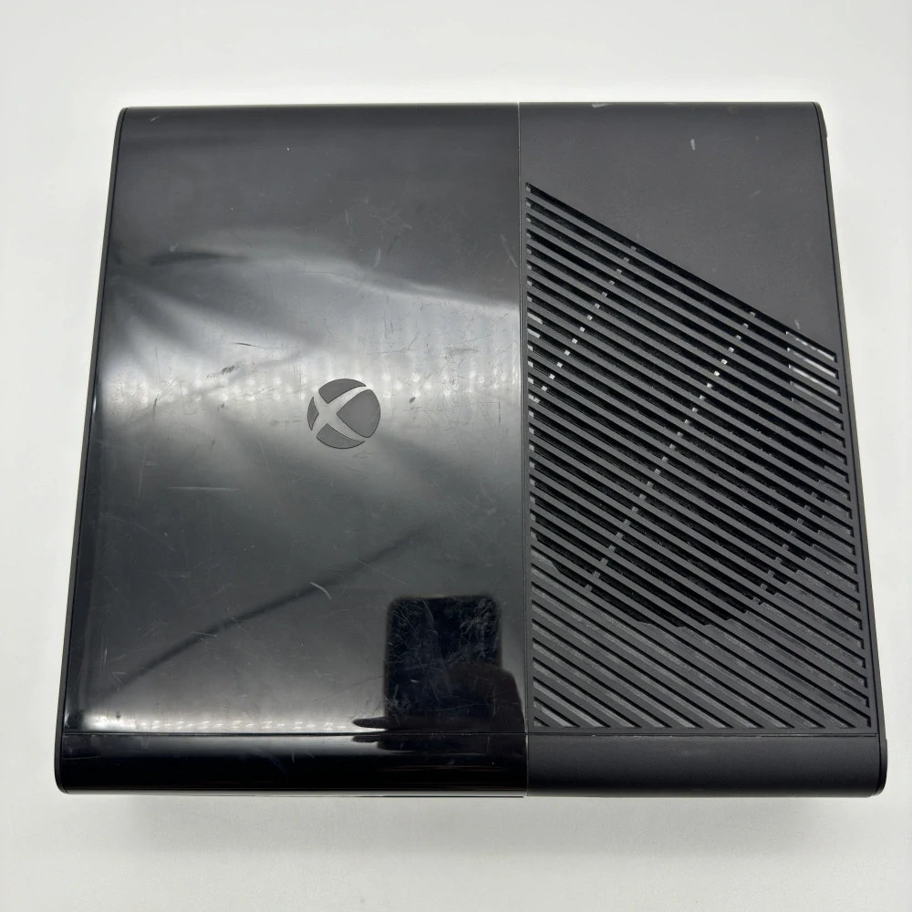 Xbox 360 E 16GB (čierna)