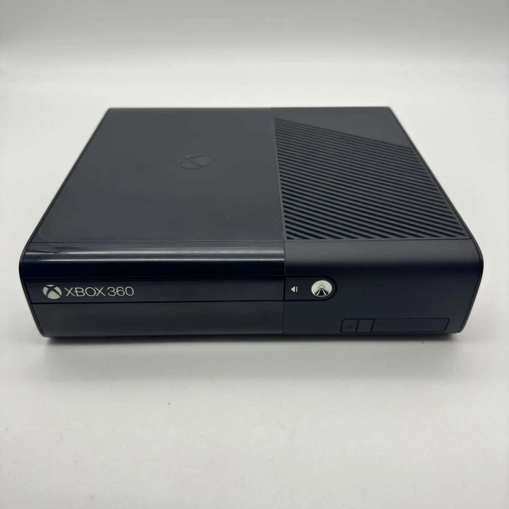 Xbox 360 E 4GB (čierna)