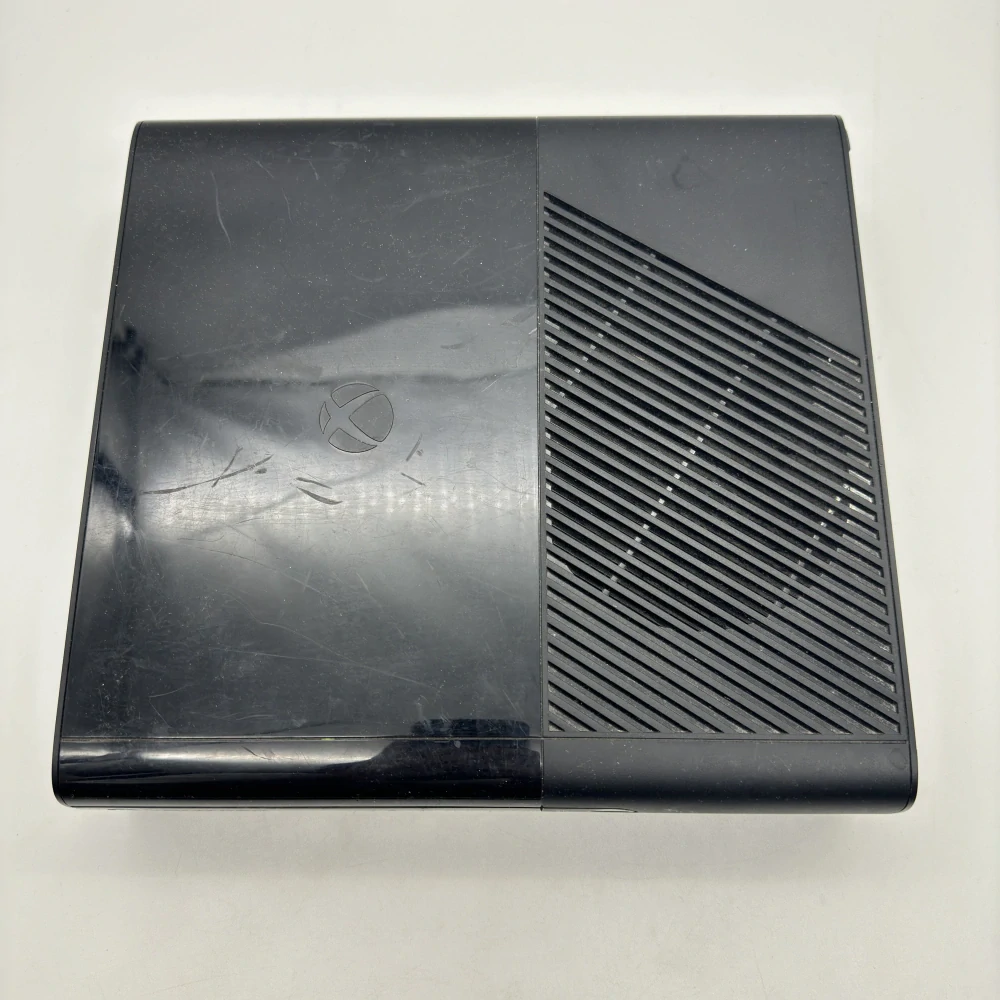 Xbox 360 E (16GB) (čierna)