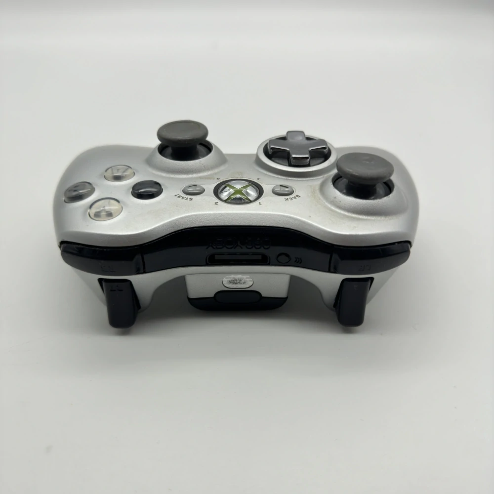 Xbox 360 ovládač (strieborný)