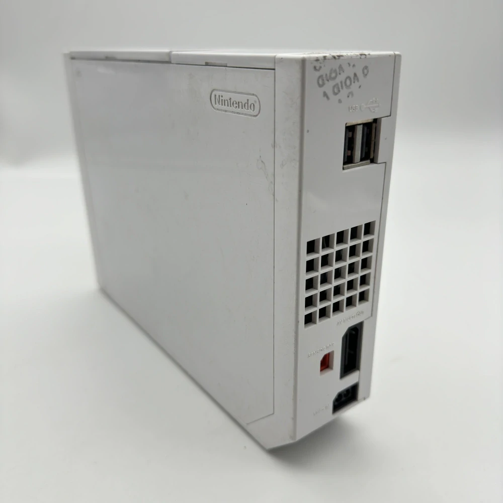 Nintendo WII + ovládače + senzor (s kompletnou kabelážou)