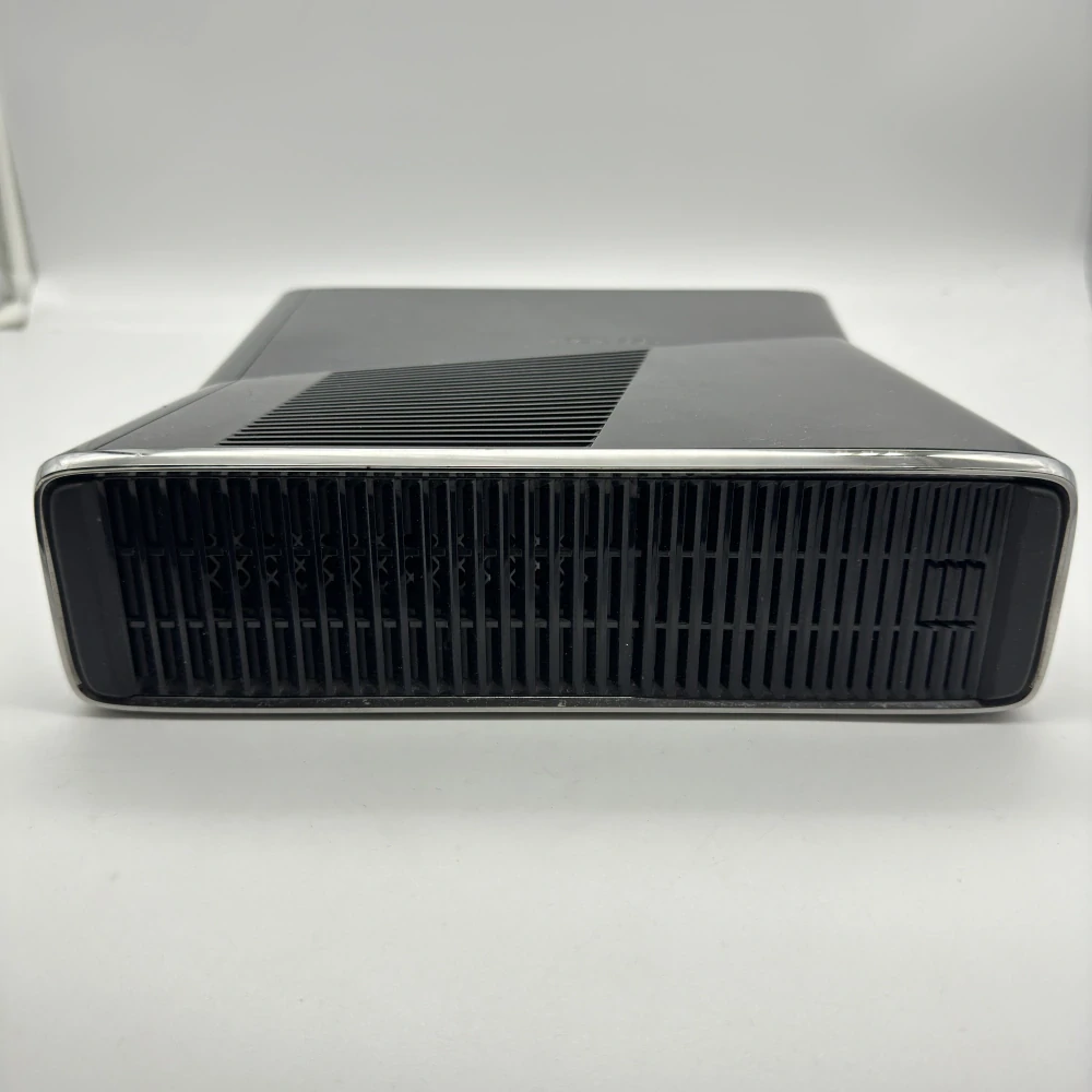 Xbox 360 Slim 16GB (čierna)