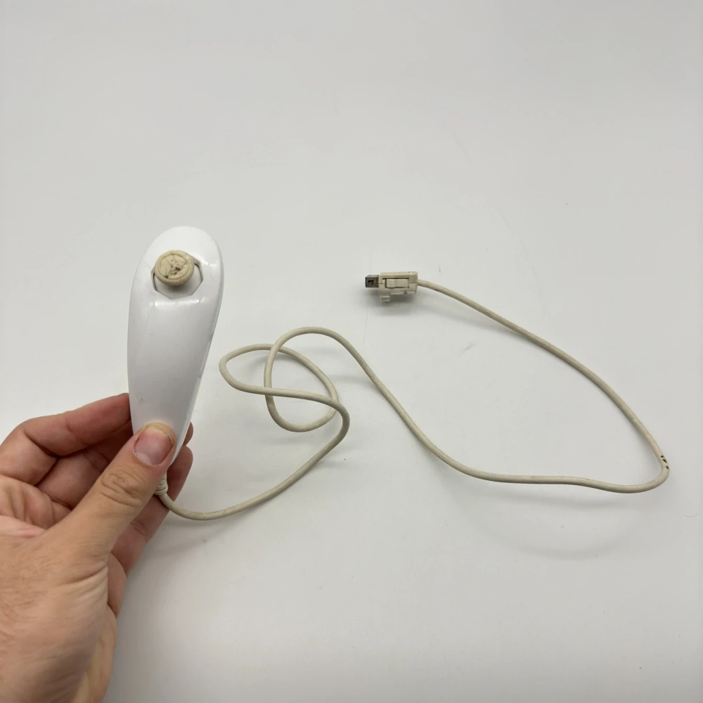 Nintendo WII + ovládače + senzor (s kompletnou kabelážou)