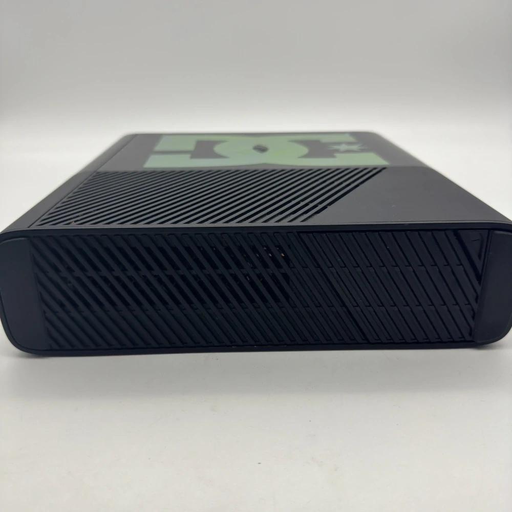 Xbox 360 E (16GB) (čierna)