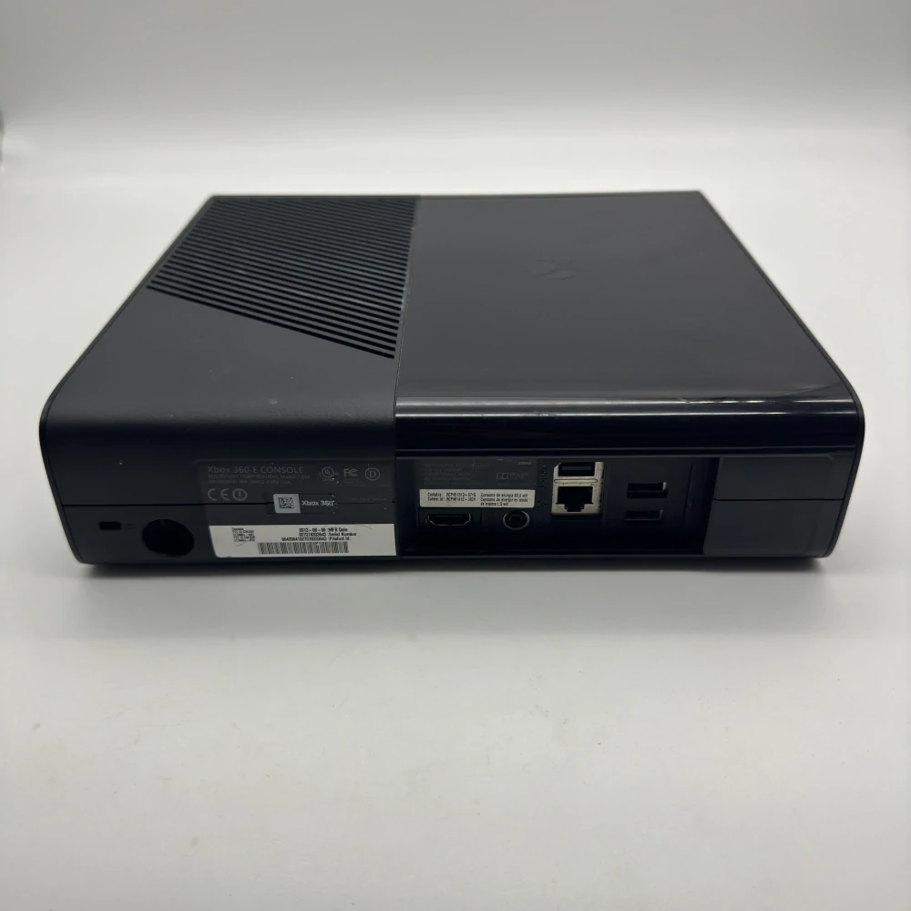 Xbox 360 E (16GB) (čierna)