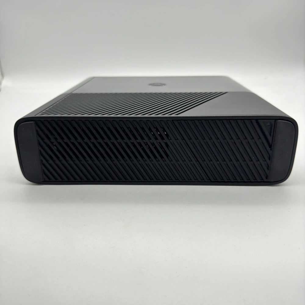 Xbox 360 E 16GB (čierna)