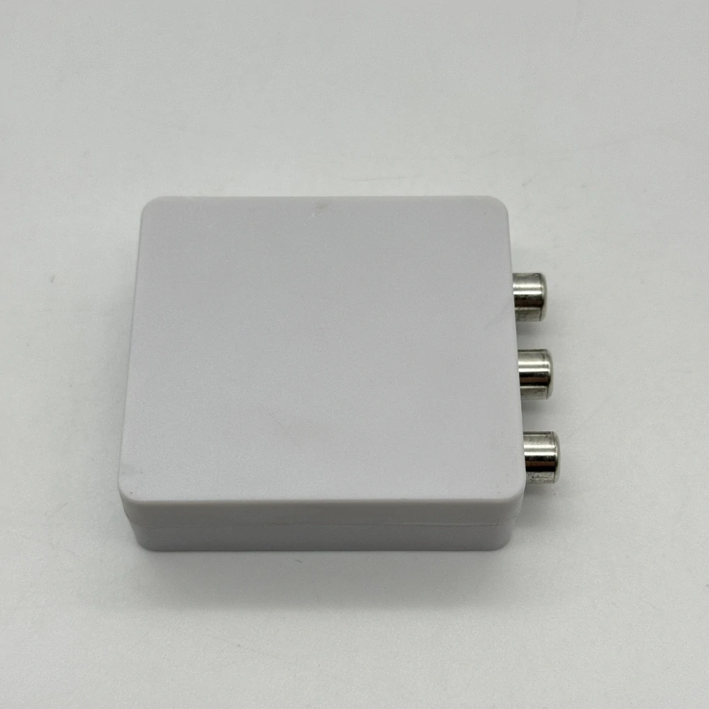 Prevodník AV na HDMI (biely variant)