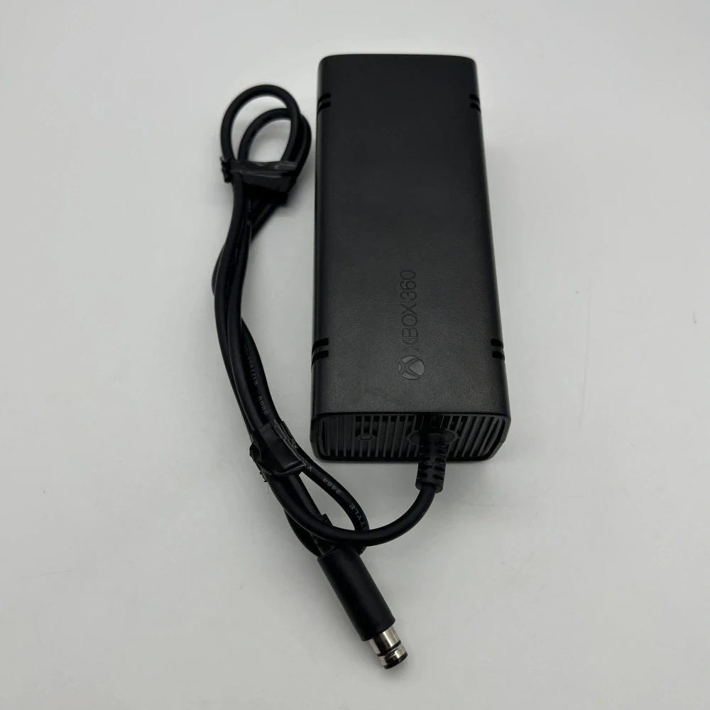 Xbox 360 E 16GB (čierna)